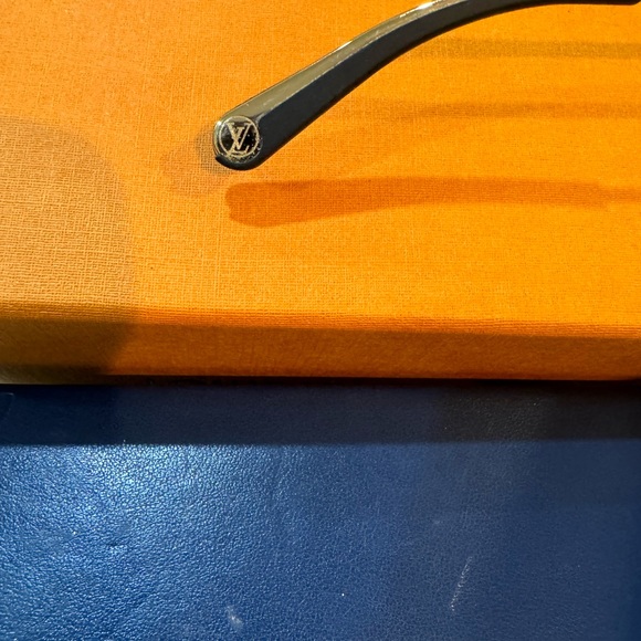 Louis Vuitton Silver tone/Metallic Mirrored Shield Sunglasses - Picture 8 of 9